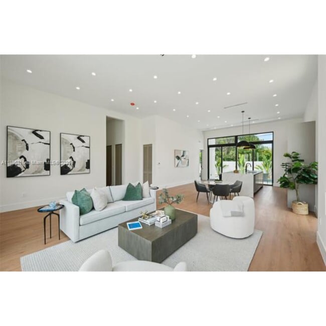 Photo - 510 NW 50th St