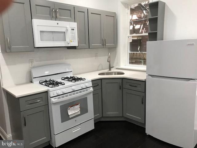 Building Photo - 423 S 15th St Rental