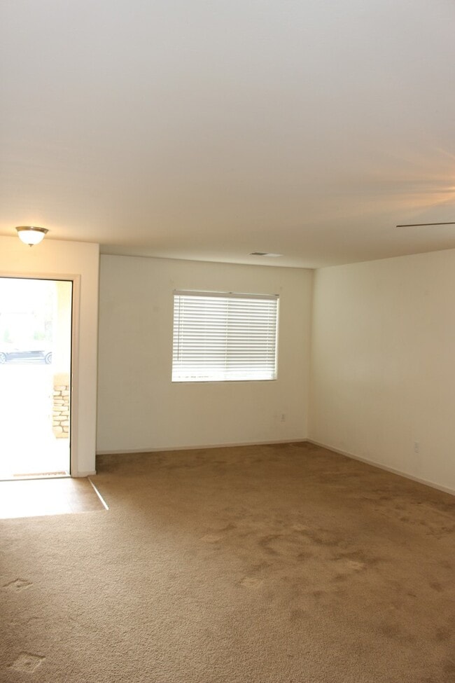 Photo - 208 Agile Way