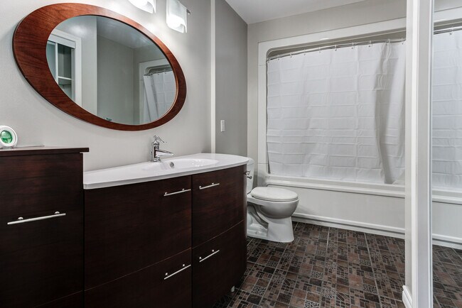 Photo - 1529 Olivia St