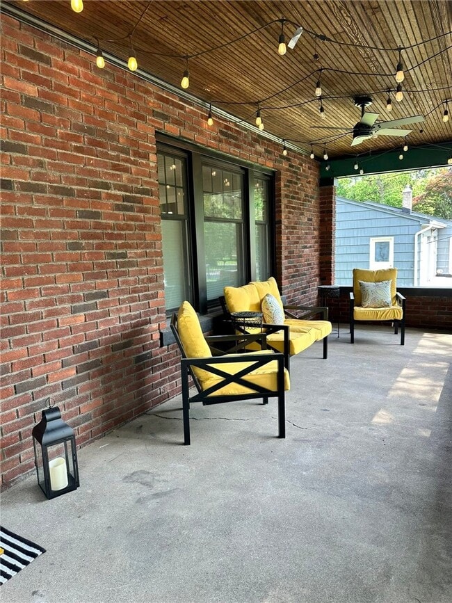Photo - 1207 Main St