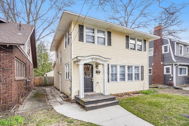 Photo - 928 Calvin Ave SE