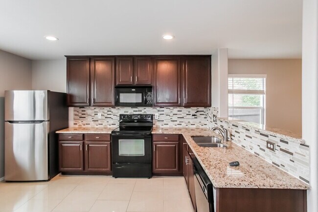 Photo - 2005 Burnside Dr