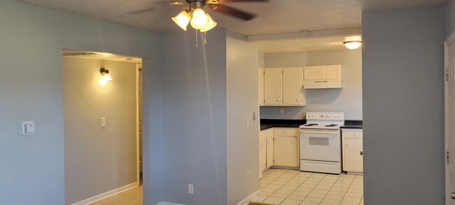 Photo - 905 W 24th St