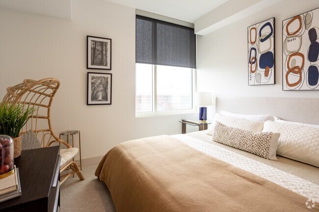 1BR, 1BA - 746SF