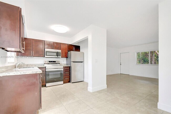 Photo - 407 SE 9th Ct Unit 3