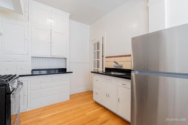 Building Photo - 1 Toledo Way Unit 4-J Rental