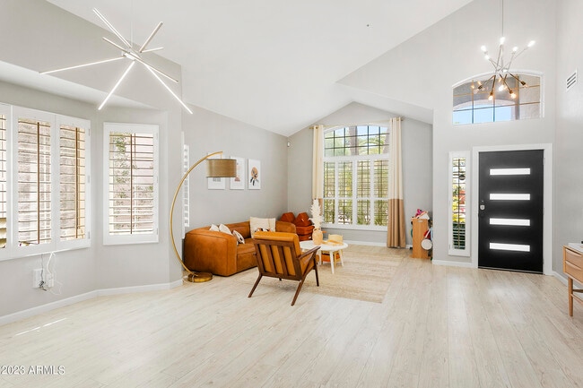 9332 E Karen Dr