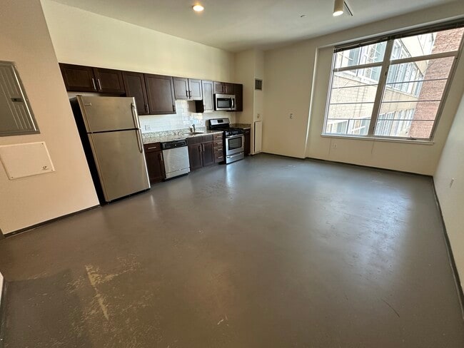 Building Photo - 145 E Berkeley St Rental