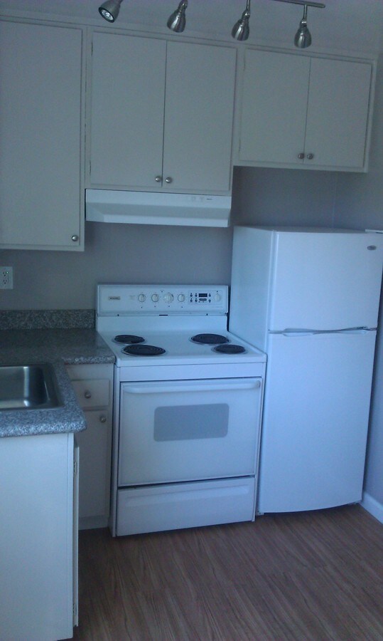 Full Kitchen / Dine-in - 2020 Main St Unidad 2