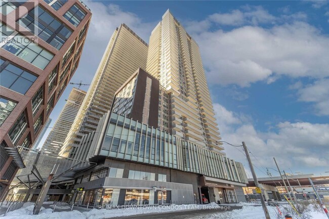 Photo - 20 Richardson St Unit 812