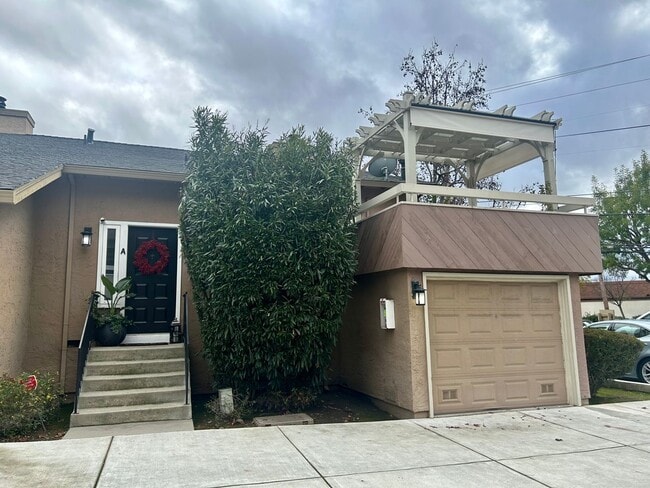 Willow Glen Townhome with Gorgeous Patio - Willow Glen Townhome with Gorgeous Patio