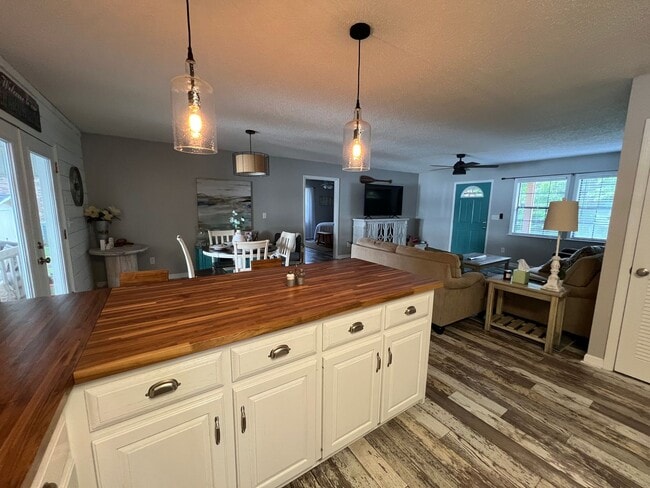 Photo - Slice of Paradise: 3-Bedroom, 2-Bathroom Fully Furnished Waterfront Rental