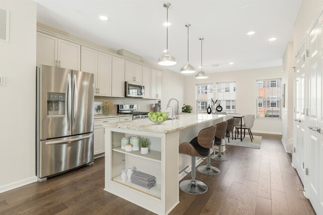 Building Photo - 17 Gala Ct