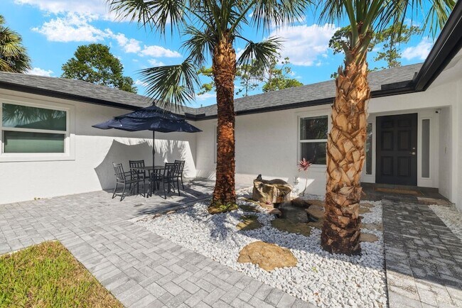 Photo - 12151 Old Country Rd N