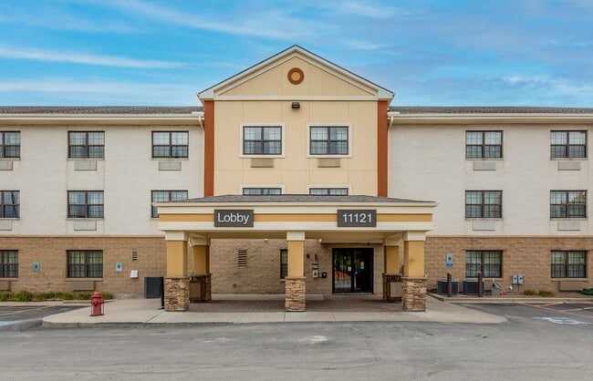 Furnished Studio-Milwaukee - Wauwatosa