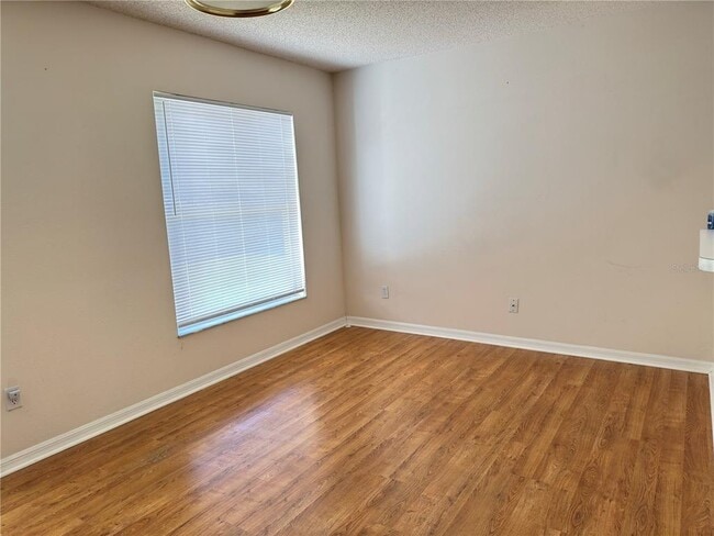 Photo - 3827 Doune Way