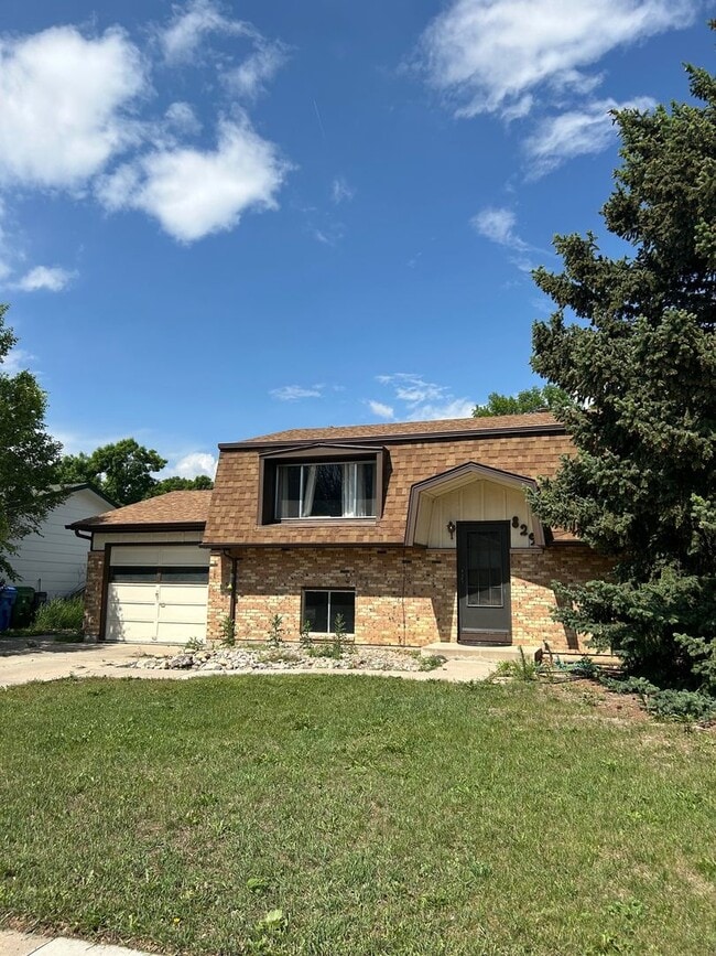 Charming Home Near the Foothills - Charming Home Near the Foothills