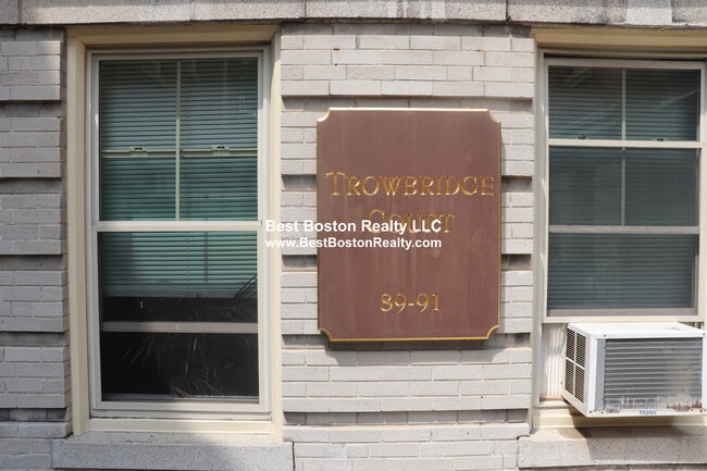 Building Photo - 89 Trowbridge St Unit 4