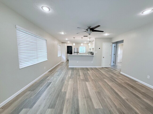 2716 Blossom Dr