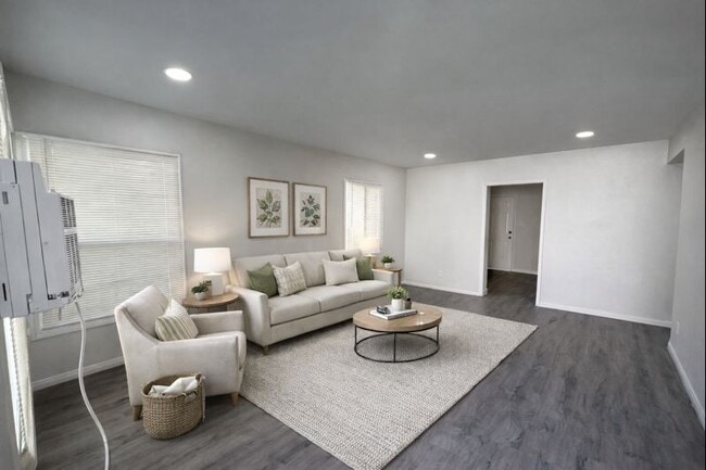 Building Photo - 4228 Tenth St, Unit 4228