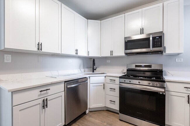 Photo - 1352 W Carmen Ave Unit 2S
