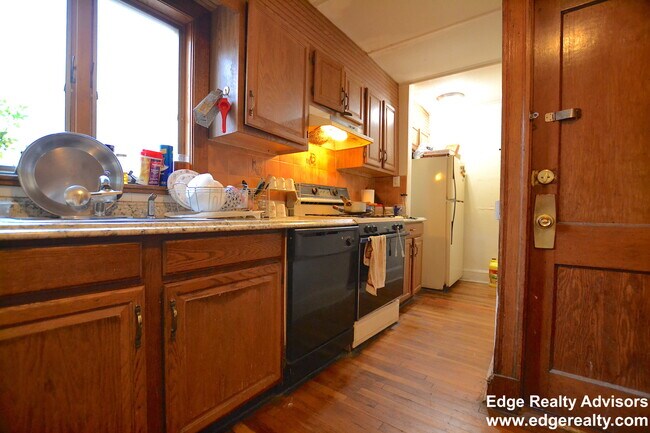 Building Photo - 88 Beechcroft St Unit 2 Rental