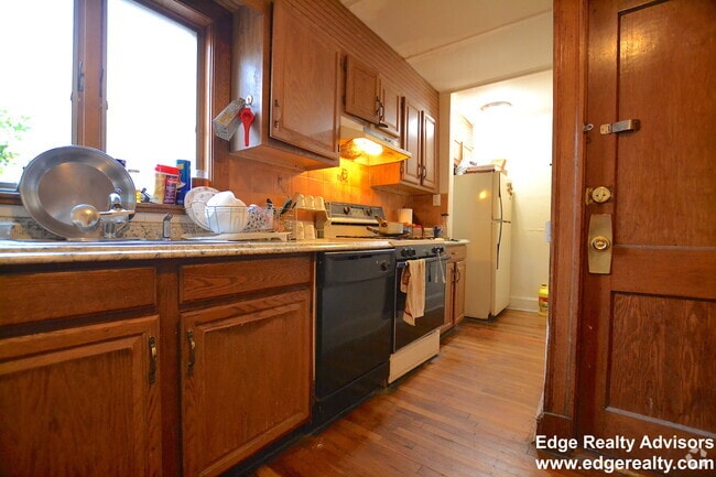 Building Photo - 88 Beechcroft St Unit 2 Rental