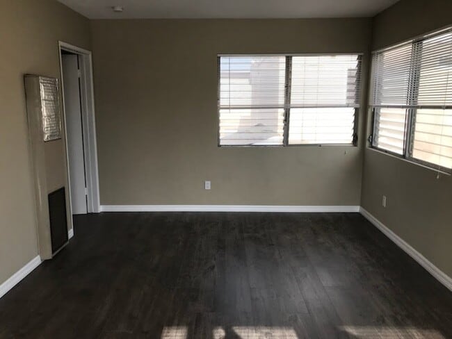 Building Photo - 3020 C St Rental