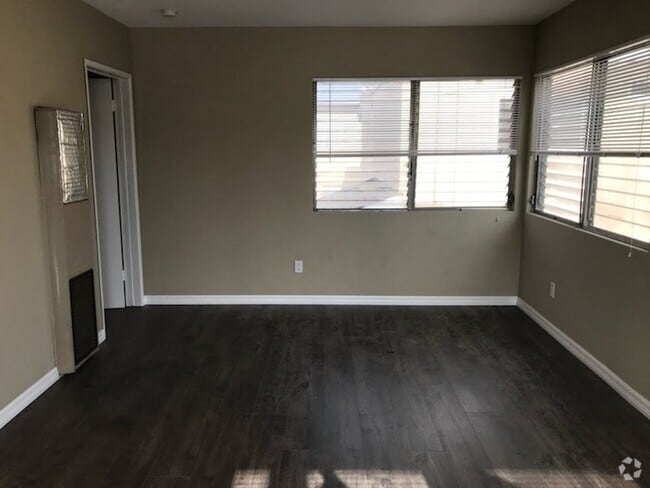 Building Photo - 3020 C St Rental