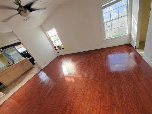 Photo - 15107 Pearce Ln