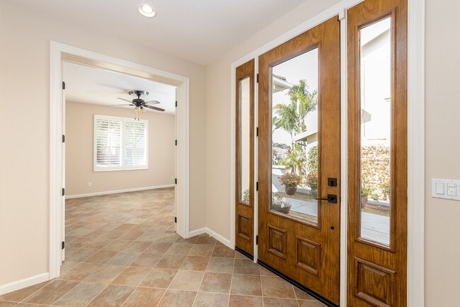 Photo - San Elijo Beauty! 4+ Bedrooms!