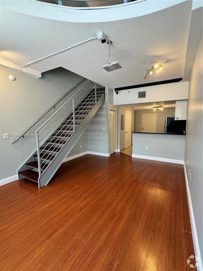 Building Photo - 3339 Virginia St Unit 105 Rental