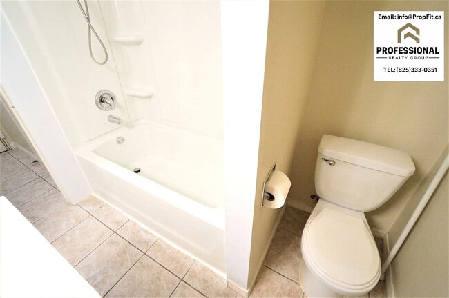 Photo - 9325 157 St NW