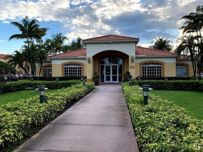 Building Photo - 7300 NW 114th Ave Unit 301-6 Rental