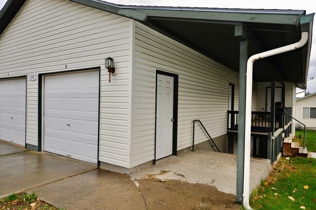 Photo - Basement 2 bed 1 bath unit