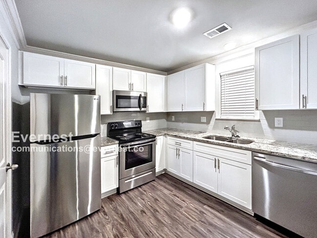 Photo - 3 Bed/2.5 Bath Home with Garage / Pet-Friendly / Coming Soon!
