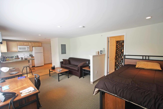 Photo - Collegiate Village