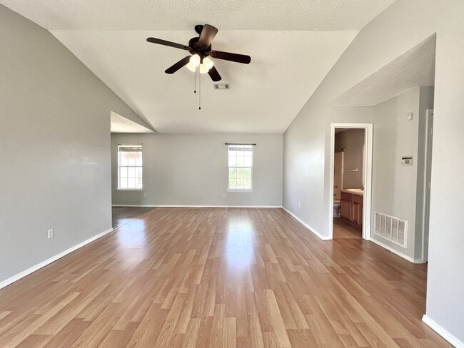 Photo - 14101 Cherry Hill Dr