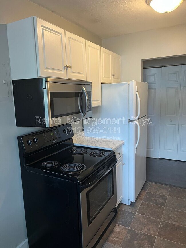 Photo - 1757 Thomas Ave W Unit 2