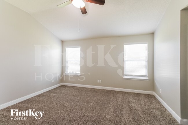 2612 Royal Pointe Dr