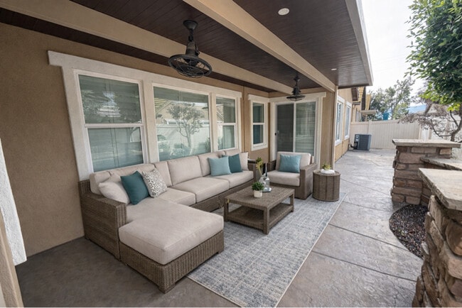 Photo - 16080 Begonia Ave