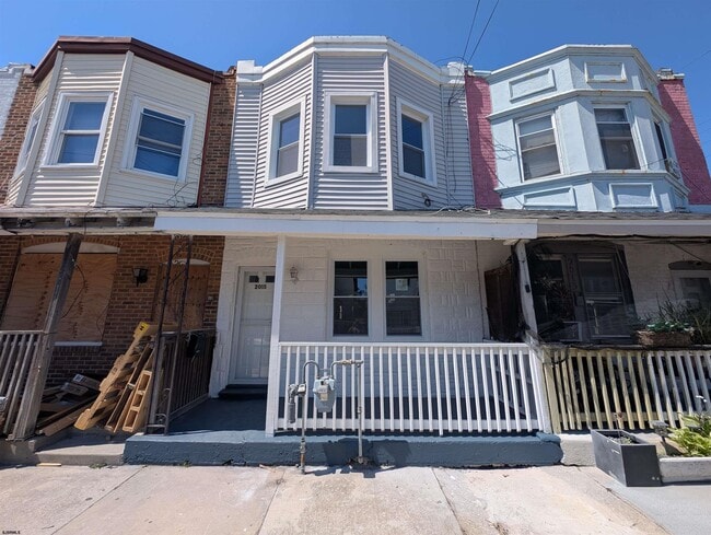 Building Photo - 2015 Grant Ave