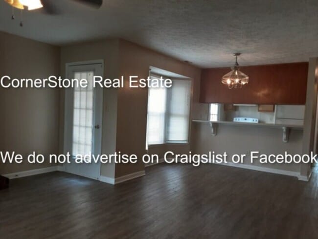 Photo - 6786 Winchester St
