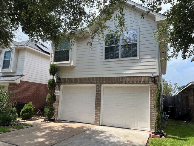 13706 Maximos Dr