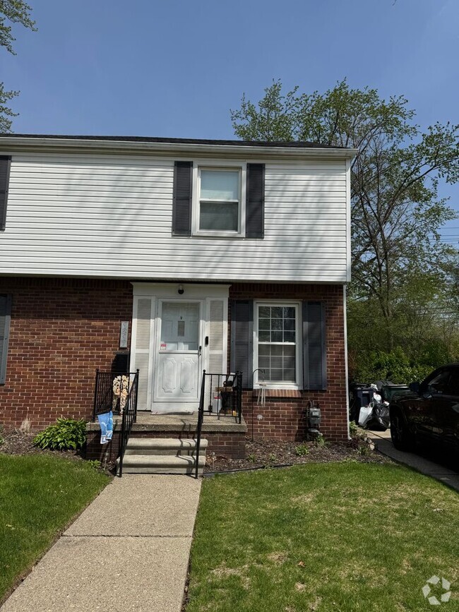 Building Photo - 1217 E 4th St Unit 1217 4th Rental