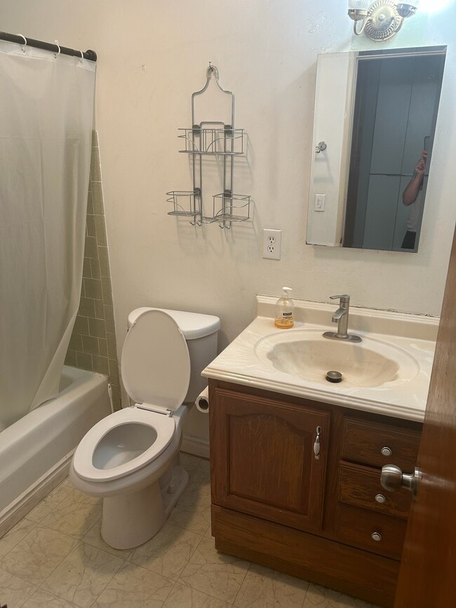 Photo - 3217 Knoll Way