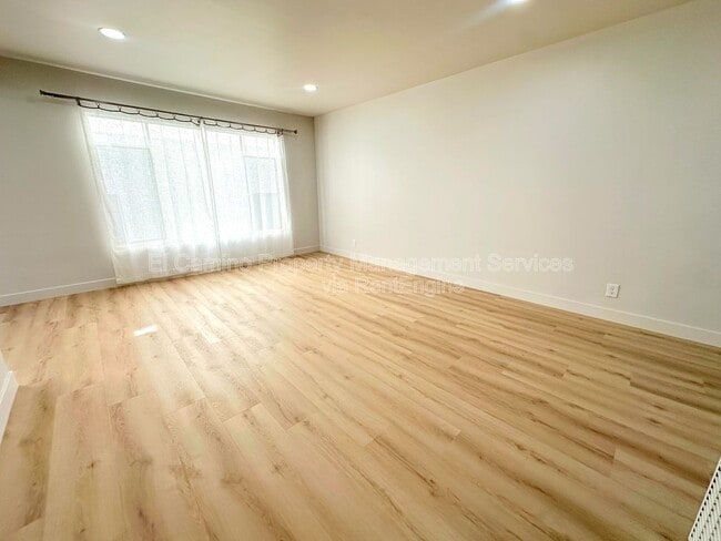 Photo - 1250 E Ocean Blvd Unidad 305