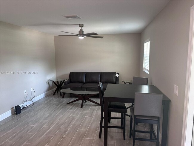 Photo - 2102 South St