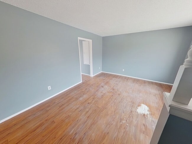 Photo - 608 Richmond N